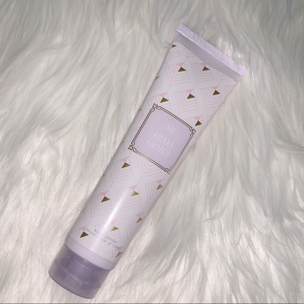 Brand new Ari by Ariana Grande lotion